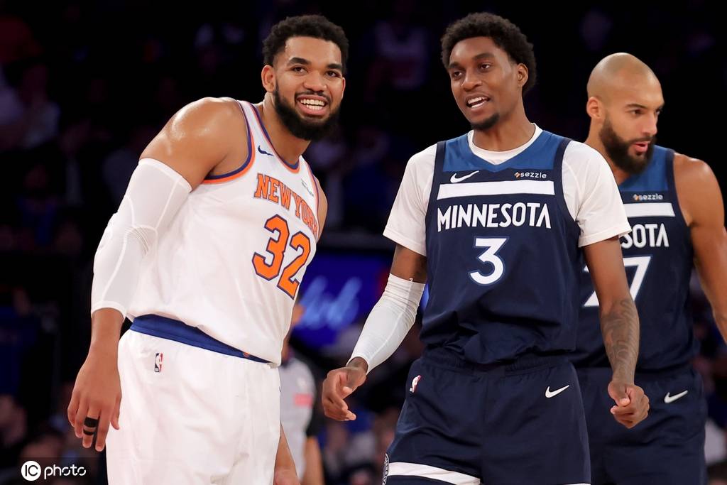 布伦森23+7+10兰德尔空砍32分 尼克斯擒狼3连胜